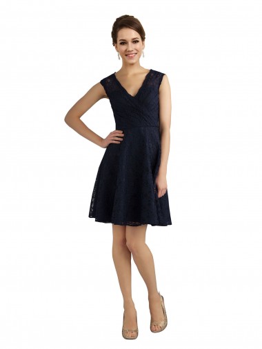 Bleu marine foncé Trapèze Col V Dentelle Courte Robes demoiselle d'honneur / Robes de cocktail à Bas Prix