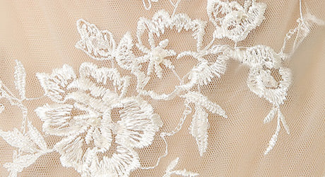 Broderie délicate | Beauty Formals